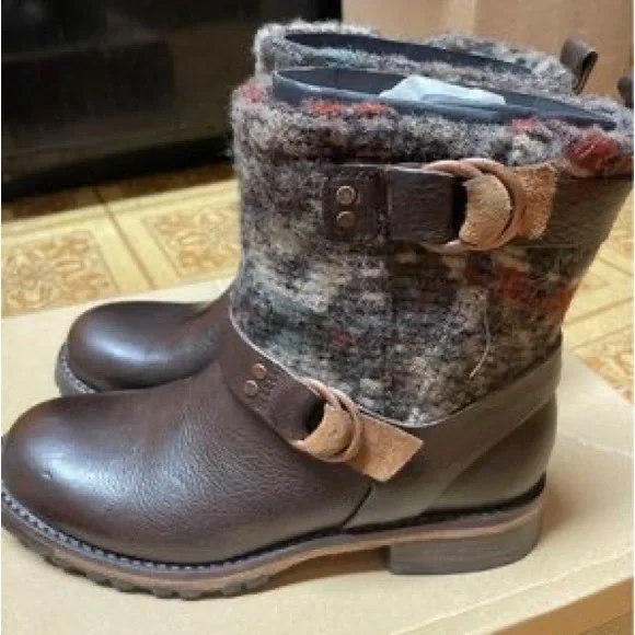 Wool rich leather boots brand new